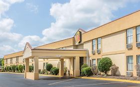 Super 8 By Wyndham Knoxville Downtown Area