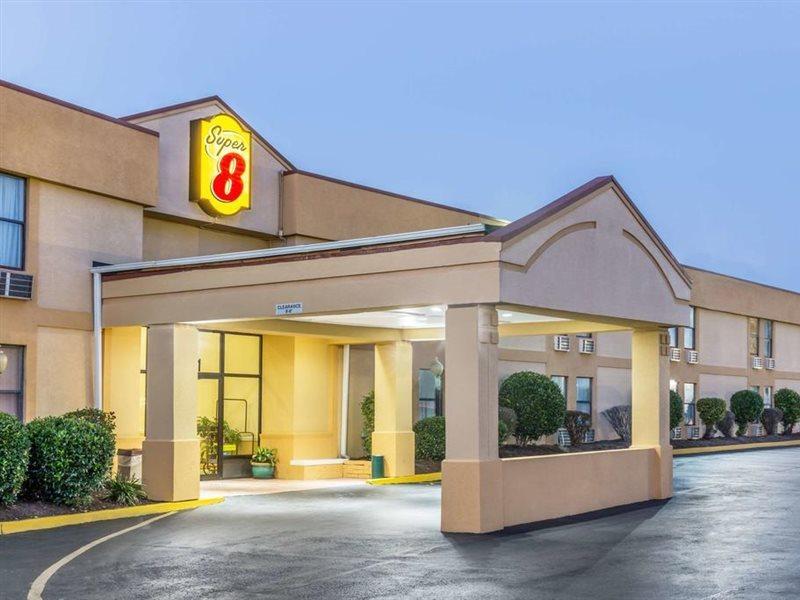 Super 8 By Wyndham Knoxville Downtown Area Exterior photo