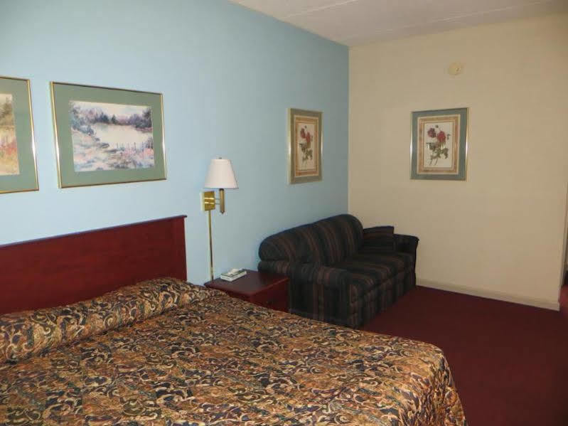 Super 8 By Wyndham Knoxville Downtown Area Exterior photo